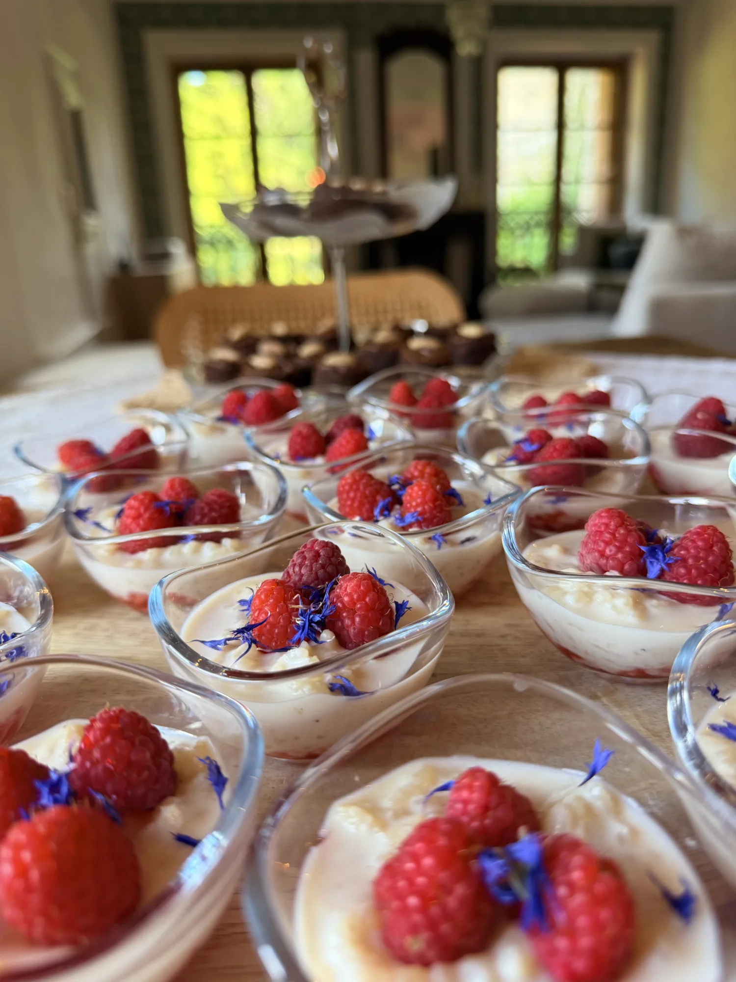 Buffet de desserts aux framboises