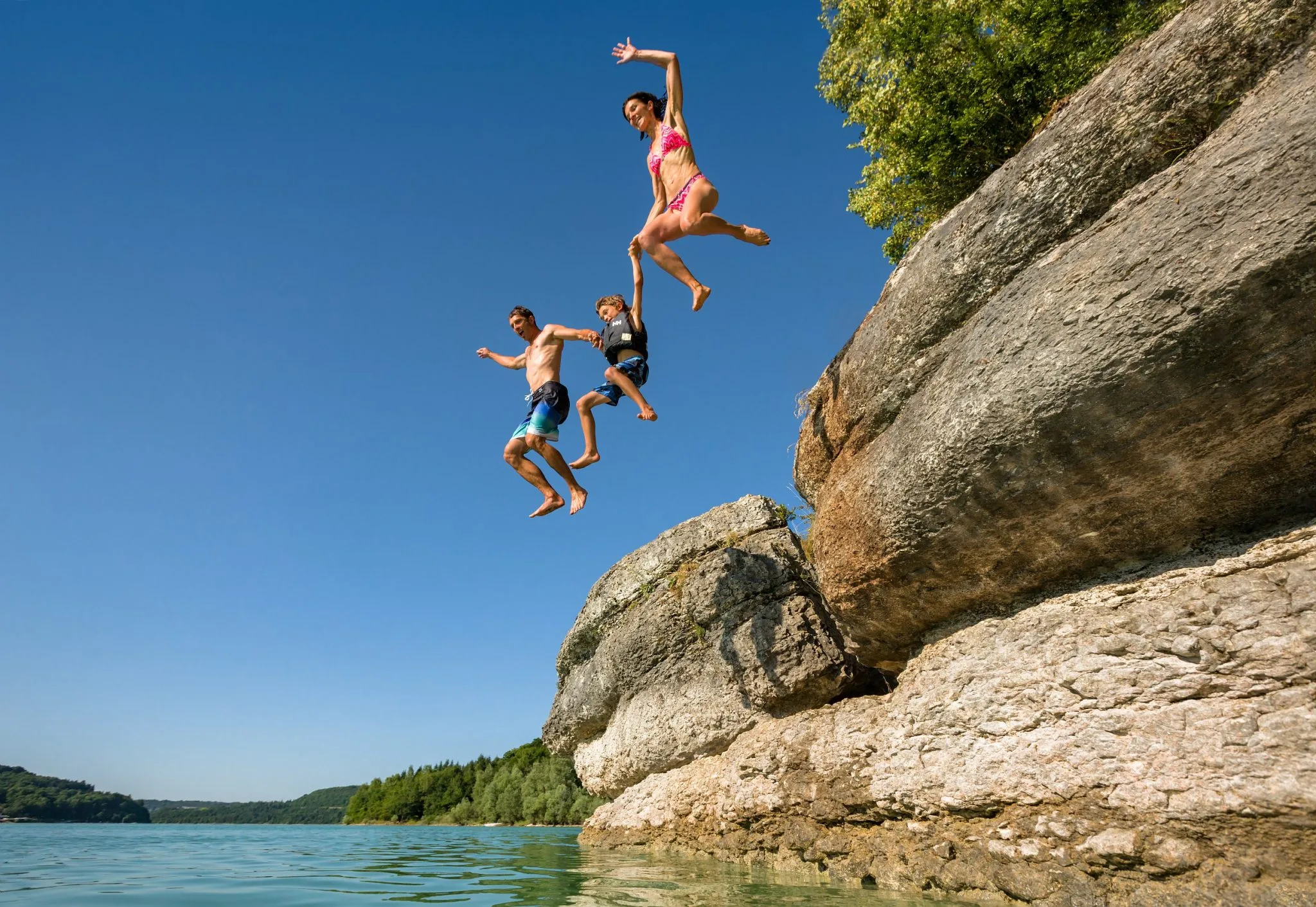 Annecy-Genève-Geneve-Lyon-Bugey-Bugeysud-Ain-France-gites-gite-gîtes-gîte-les gites de sarah et Claude-pet-pet friendly-dog-cat-zen-nature-guest house-vacances-vacance-grand colombier-Le grand colombier-lesgitesdesarahetclaude